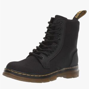 Dr. Martens Unisex-Child Combs (Big Kid) Combs Y boot  Size 2
